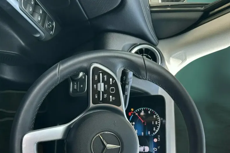 Mercedes-Benz GLB 200 din 2022 cu 53.211 km - oferta MER118087 - foto 10