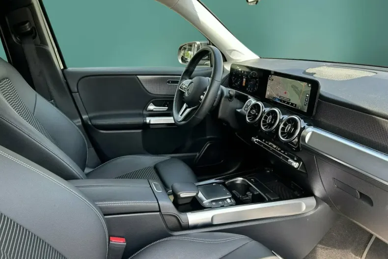 Mercedes-Benz GLB 200 din 2022 cu 53.211 km - oferta MER118087 - foto 12