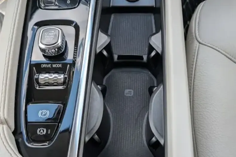 Volvo XC90 din 2020 cu 97.500 km - oferta VOL118089 - foto 20