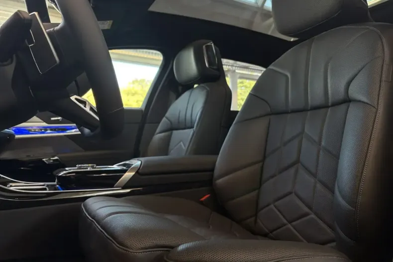 BMW 750 din 2024 cu 23.460 km - oferta BMW118132 - foto 9