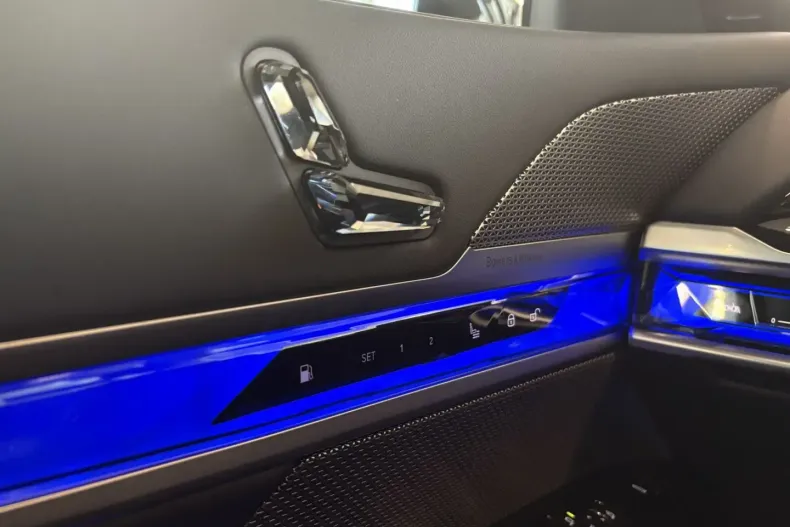 BMW 750 din 2024 cu 23.460 km - oferta BMW118132 - foto 19