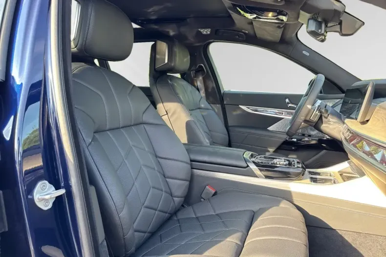 BMW 750 din 2024 cu 4.120 km - oferta BMW118133 - foto 7