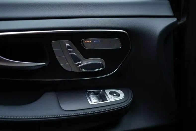 Mercedes-Benz V 300 din 2025 cu 40 km - oferta MER118155 - foto 6