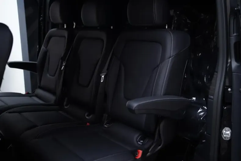 Mercedes-Benz V 300 din 2025 cu 40 km - oferta MER118155 - foto 7