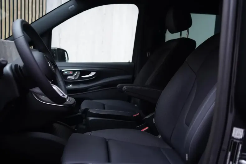 Mercedes-Benz V 300 din 2025 cu 40 km - oferta MER118155 - foto 11