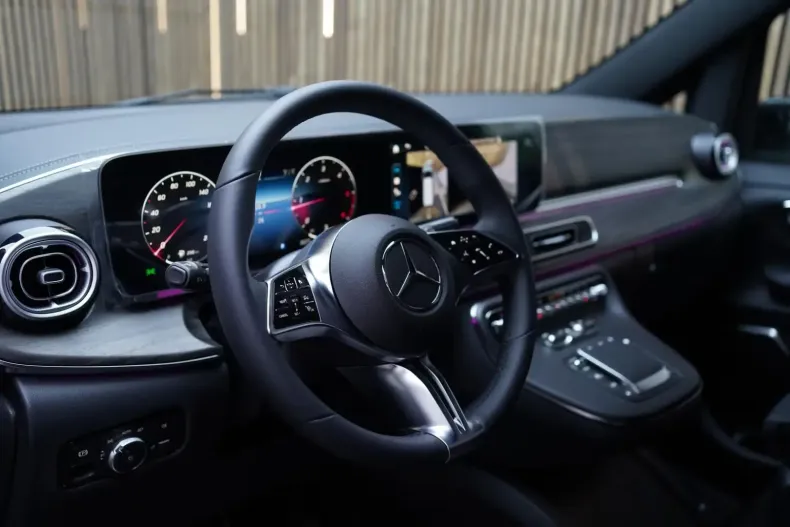 Mercedes-Benz V 300 din 2025 cu 40 km - oferta MER118155 - foto 26