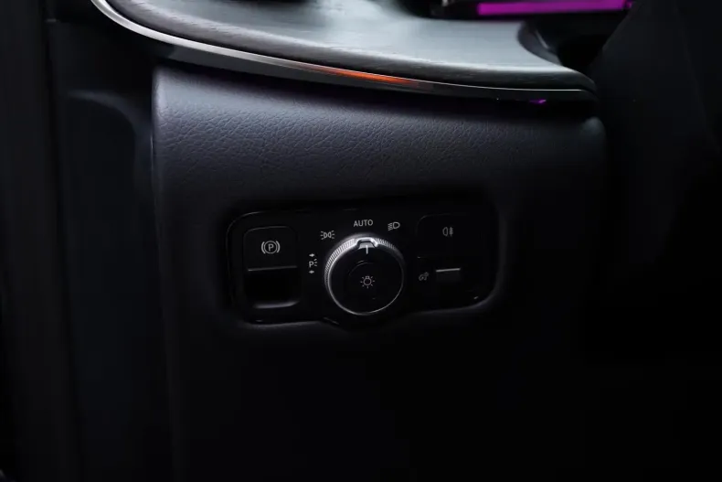 Mercedes-Benz V 300 din 2025 cu 40 km - oferta MER118155 - foto 27