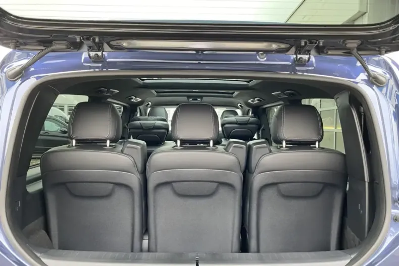 Mercedes-Benz V 300 din 2025 cu 8.000 km - oferta MER118166 - foto 5