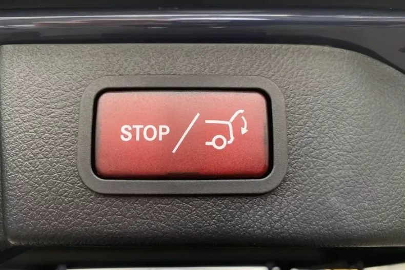 Mercedes-Benz V 300 din 2025 cu 8.000 km - oferta MER118166 - foto 8