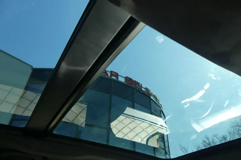 Land Rover Range Rover Velar din 2023 cu 48.989 km - oferta LAN118170 - foto 12