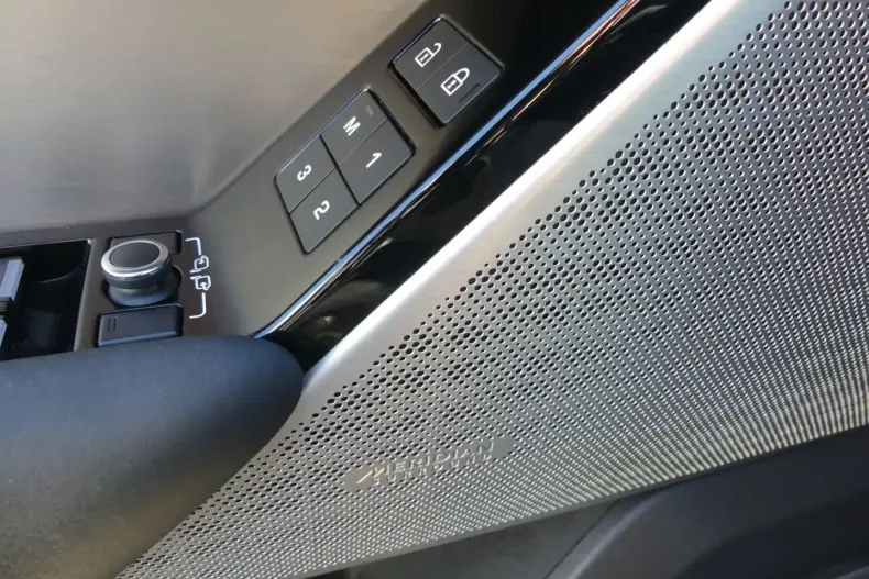 Land Rover Range Rover Velar din 2023 cu 48.989 km - oferta LAN118170 - foto 23