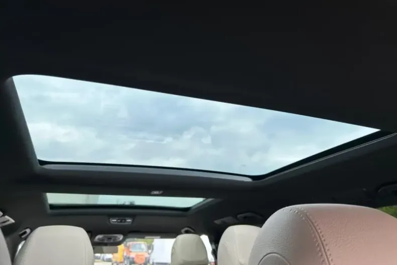 Mercedes-Benz V 300 din 2024 cu 7.700 km - oferta MER118189 - foto 2