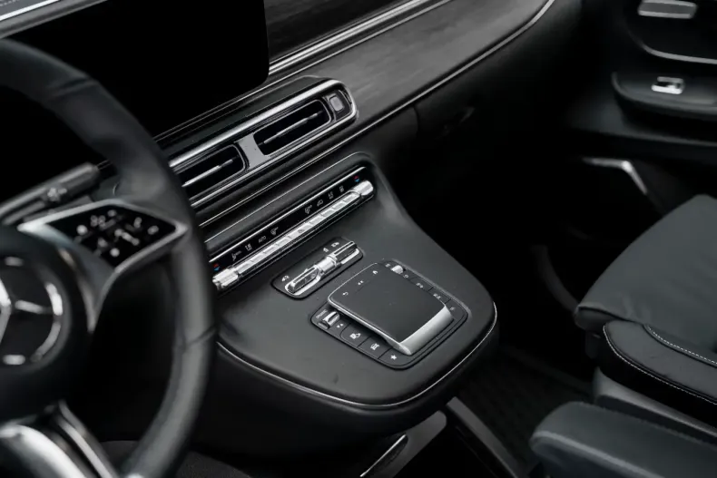 Mercedes-Benz V 300 din 2025 cu 10 km - oferta MER118193 - foto 4