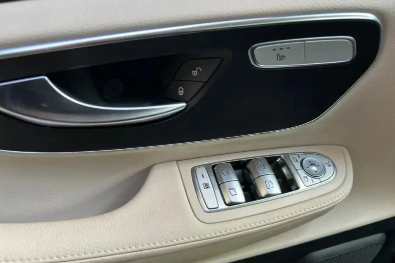 Mercedes-Benz V 300 din 2024 cu 5.600 km - oferta MER118196 - foto 11