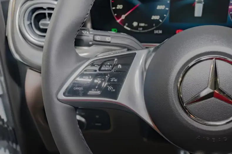 Mercedes-Benz V 300 din 2025 cu 1.680 km - oferta MER118198 - foto 5