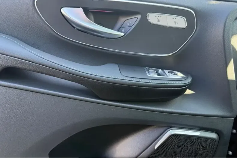 Mercedes-Benz V 300 din 2025 cu 9.999 km - oferta MER118199 - foto 9
