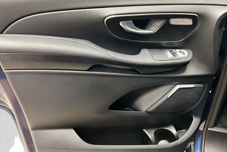 Mercedes-Benz V 300 din 2025 cu 6.200 km - oferta MER118202 - foto 8