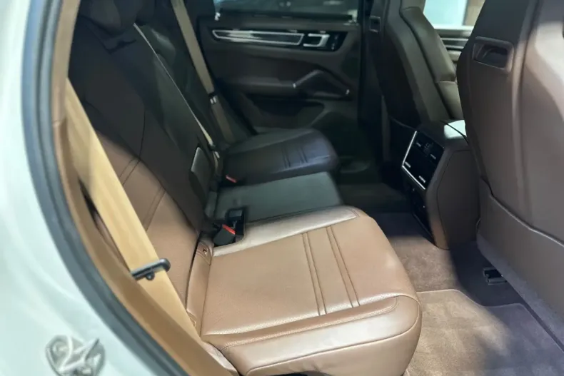 Porsche Cayenne din 2024 cu 15.100 km - oferta POR118204 - foto 10