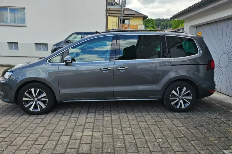 Volkswagen Sharan din 2022 cu 61.089 km - oferta VOL118212 - foto 3