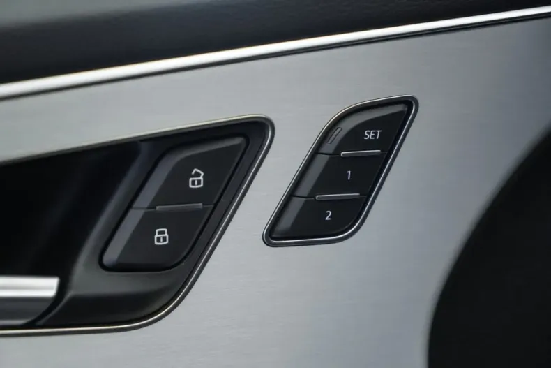 Audi Q8 din 2024 cu 38.000 km - oferta AUD118227 - foto 24