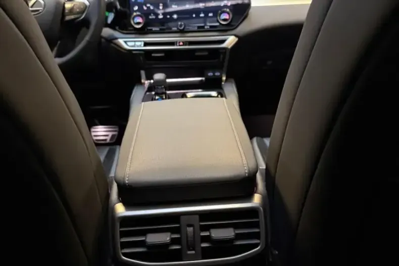 Lexus RX 500 din 2025 cu 10 km - oferta LEX118240 - foto 13