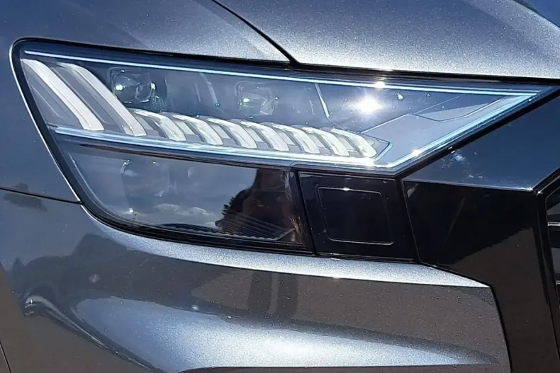 Audi Q8 din 2023 cu 27.261 km - oferta AUD118243 - foto 3