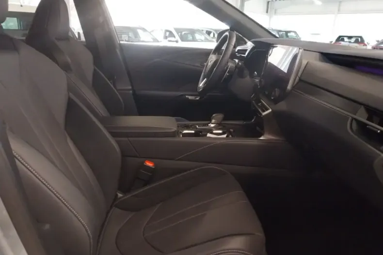 Lexus RX 500 din 2023 cu 100 km - oferta LEX118249 - foto 3