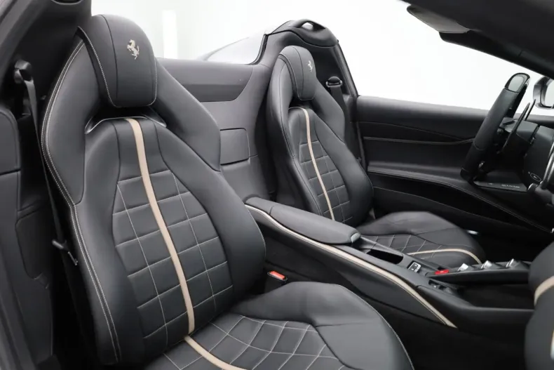 Ferrari 812 din 2022 cu 4.947 km - oferta FER118272 - foto 15