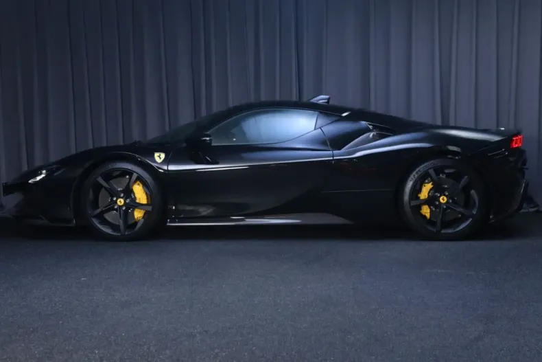 Ferrari SF90 din 2021 cu 7.550 km - oferta FER118273 - foto 2