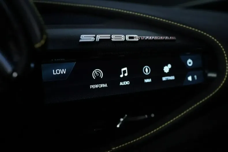 Ferrari SF90 din 2021 cu 7.550 km - oferta FER118273 - foto 12