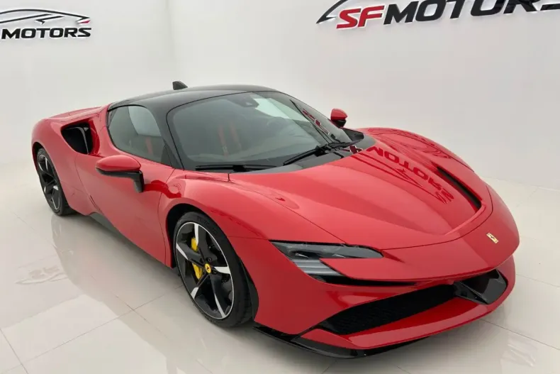 Ferrari SF90 din 2021 cu 7.500 km - oferta FER118275 - foto 1