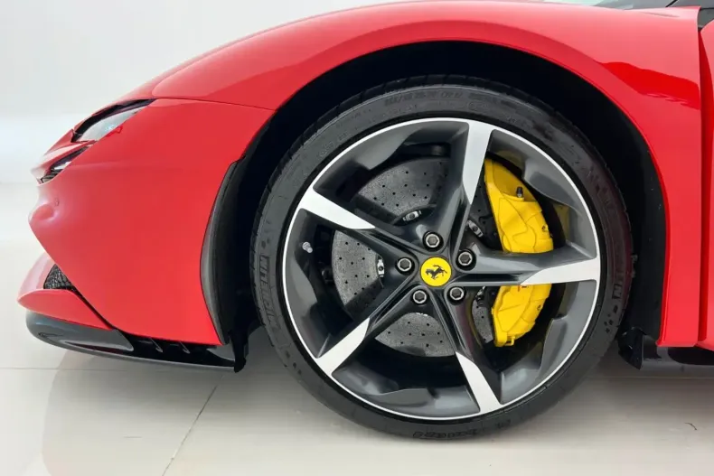 Ferrari SF90 din 2021 cu 7.500 km - oferta FER118275 - foto 7