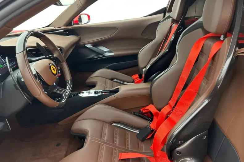 Ferrari SF90 din 2021 cu 7.500 km - oferta FER118275 - foto 8