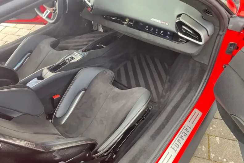 Ferrari 296 GTB din 2024 cu 1.800 km - oferta FER118281 - foto 10