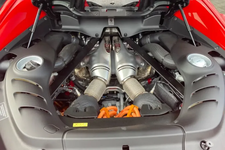 Ferrari 296 GTB din 2024 cu 1.800 km - oferta FER118281 - foto 12