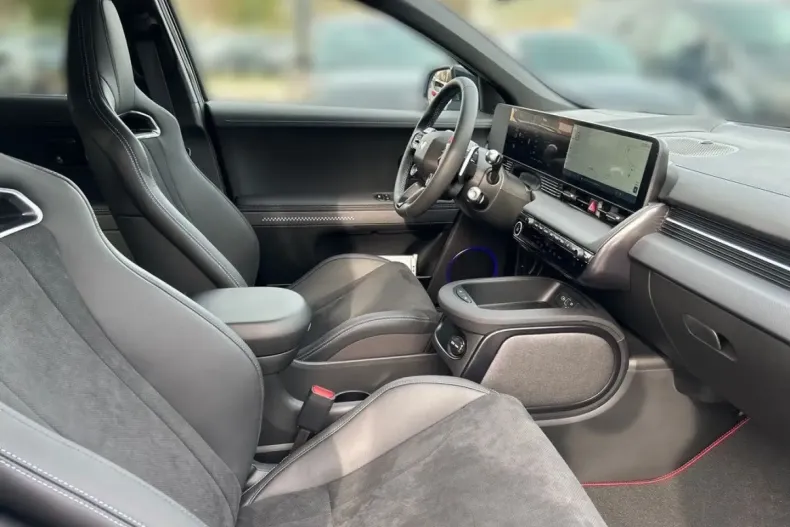 Hyundai IONIQ 5 din 2024 cu 7.334 km - oferta HYU118285 - foto 14