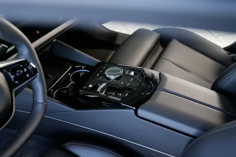 BMW 520 din 2024 cu 9.500 km - oferta BMW118286 - foto 12