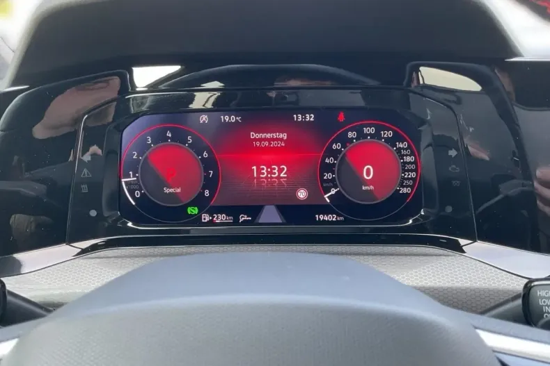 Volkswagen Golf din 2023 cu 19.935 km - oferta VOL118287 - foto 17