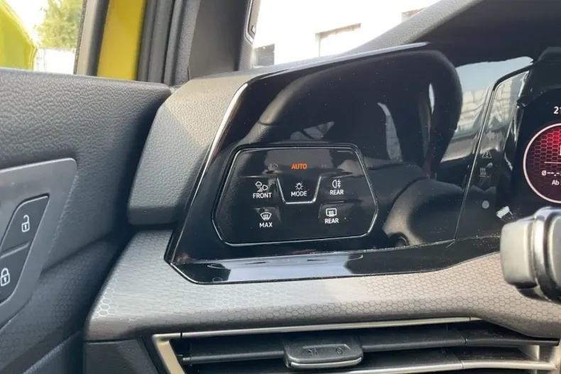 Volkswagen Golf din 2023 cu 19.935 km - oferta VOL118287 - foto 25