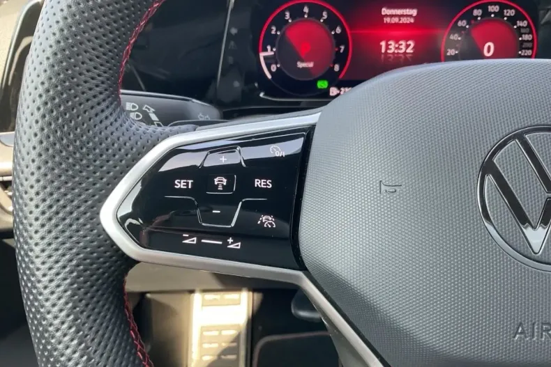 Volkswagen Golf din 2023 cu 19.935 km - oferta VOL118287 - foto 26