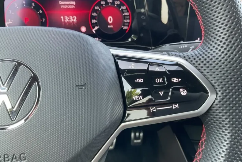 Volkswagen Golf din 2023 cu 19.935 km - oferta VOL118287 - foto 27