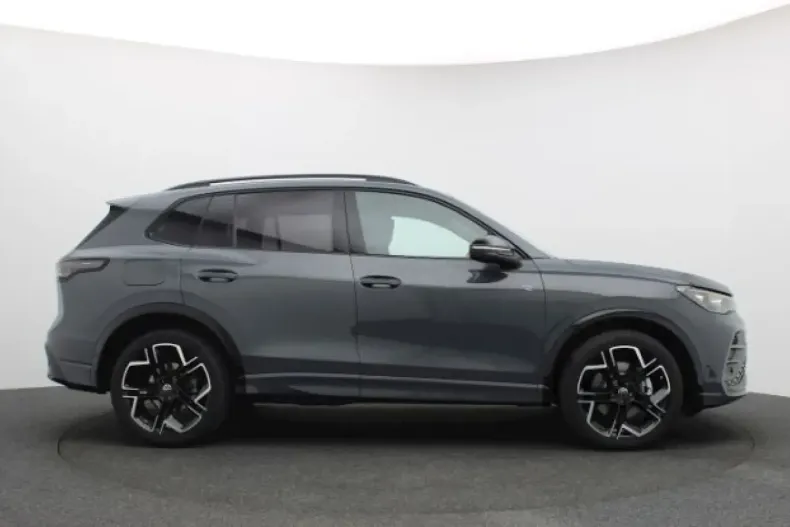 Volkswagen Tiguan din 2024 cu 9.900 km - oferta VOL118288 - foto 6