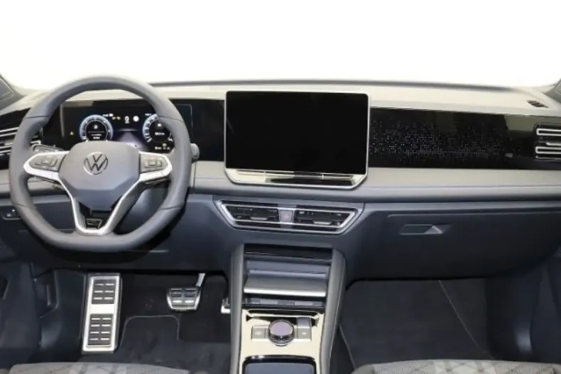 Volkswagen Tiguan din 2024 cu 9.900 km - oferta VOL118288 - foto 11