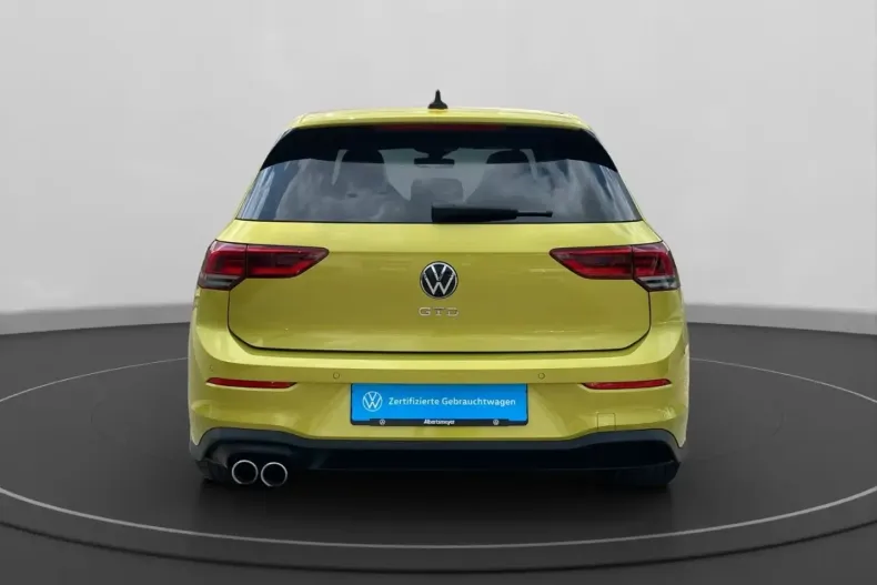 Volkswagen Golf din 2023 cu 35.820 km - oferta VOL118289 - foto 3