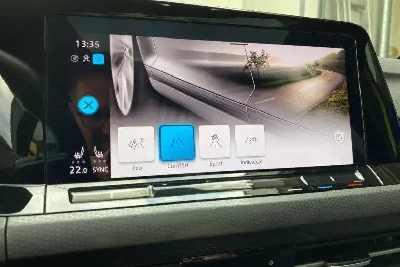 Volkswagen Golf din 2023 cu 35.820 km - oferta VOL118289 - foto 16