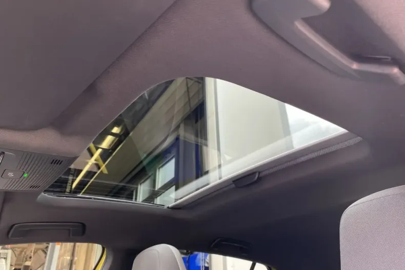 Volkswagen Golf din 2023 cu 35.820 km - oferta VOL118289 - foto 27