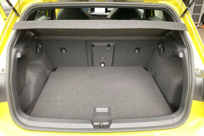 Volkswagen Golf din 2023 cu 35.820 km - oferta VOL118289 - foto 30