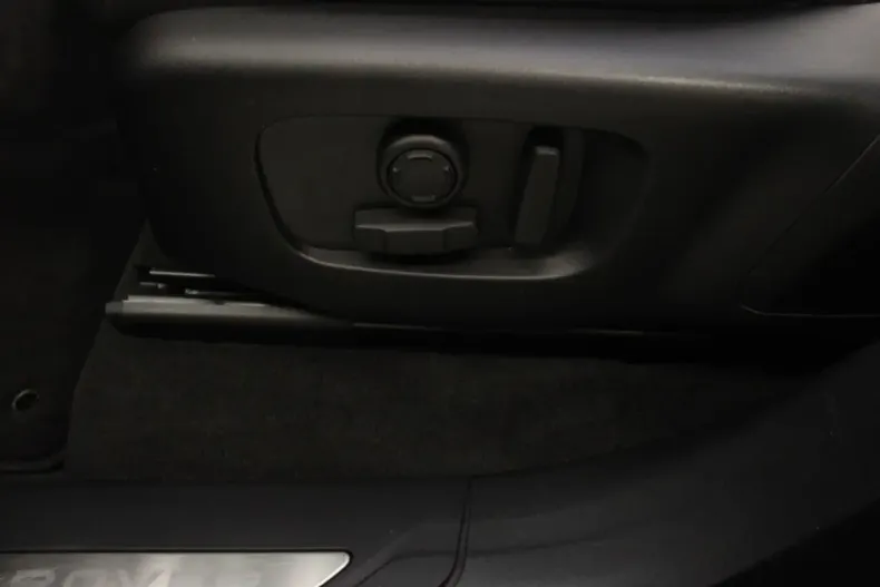 Land Rover Range Rover Velar din 2023 cu 19.500 km - oferta LAN118293 - foto 14