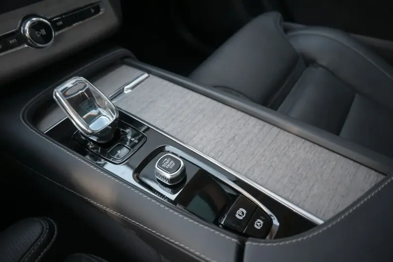 Volvo XC90 din 2023 cu 23.100 km - oferta VOL118295 - foto 22