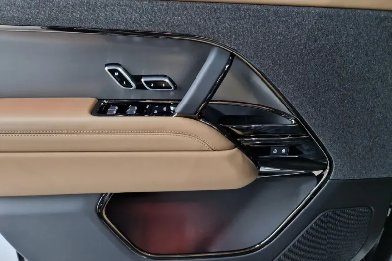 Land Rover Range Rover Sport din 2025 cu 2.950 km - oferta LAN118297 - foto 10